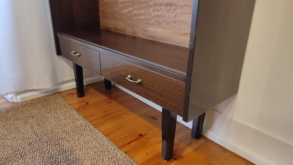 Cristaleira/Vitrine Antiga em madeira