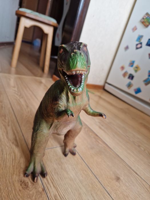 Динозавр, фігурка, 29 см