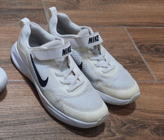 Кроссовки nike найк оригинал 35 размер 22 см.