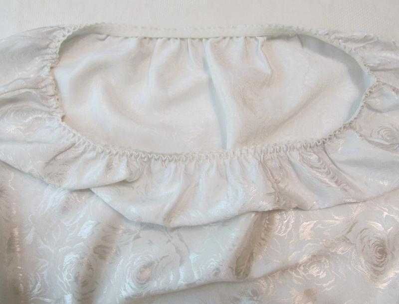 Подъюбник белый атласный жаккардовый цветочный узор кружево