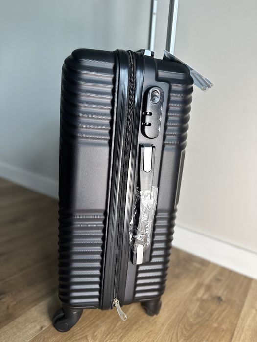Nowa walizka kabinowa 55x35x25