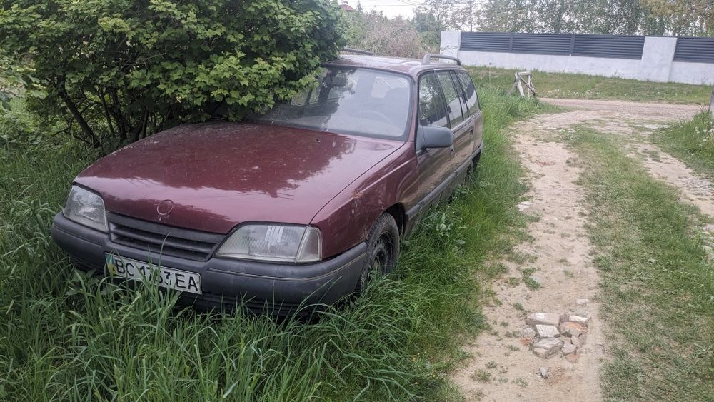 Opel Omega A  2.0 injector combi універсал