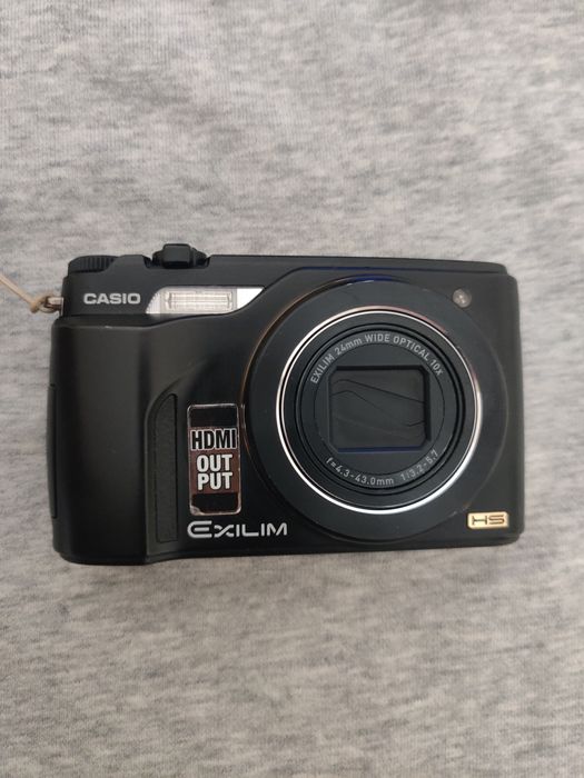 Casio Exilim EX-FH 100 Black Metal Фотоапарат фотокамера