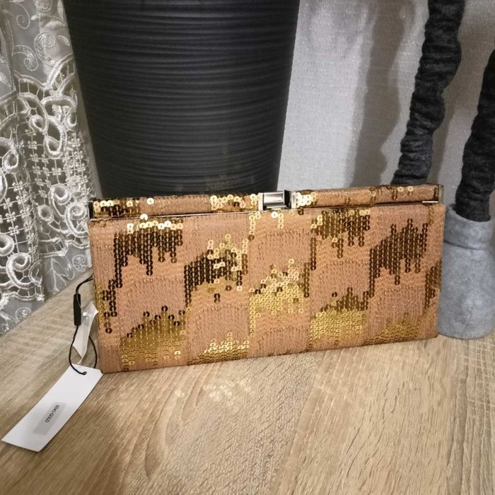 Золотий клатч,золотой нарядный клатч
