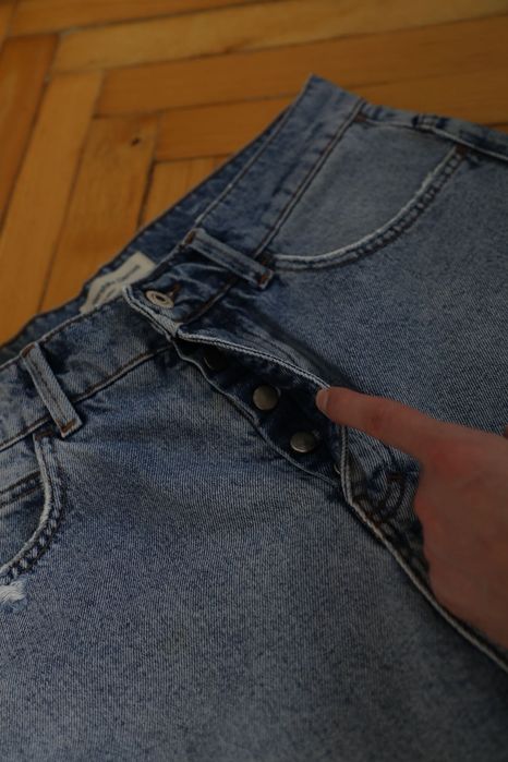 Джинси Bershka M (W88 L93)