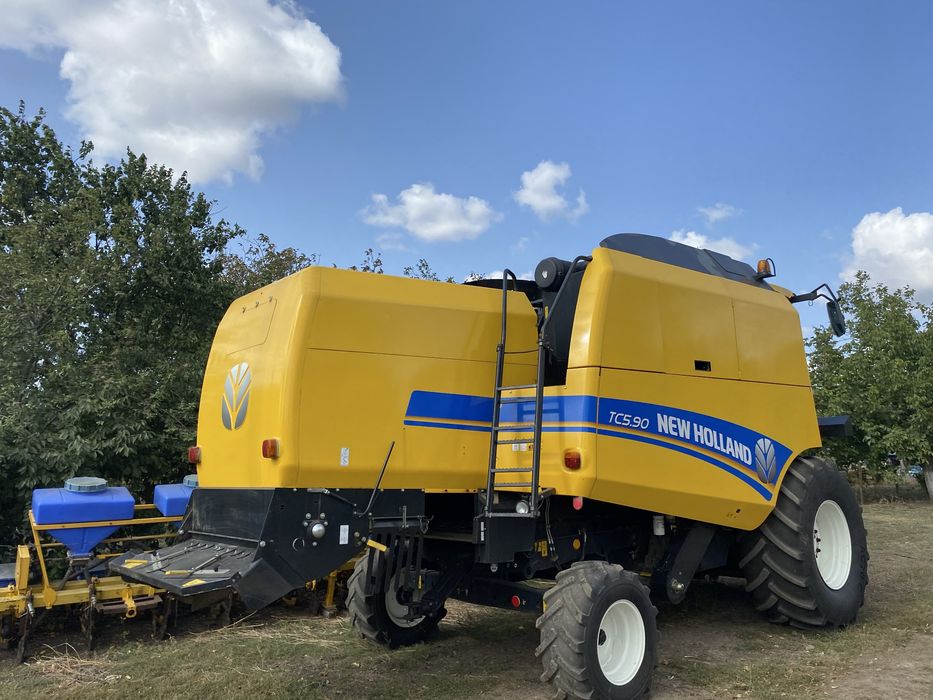 Комбаин NEW HOLLAND TC5.90