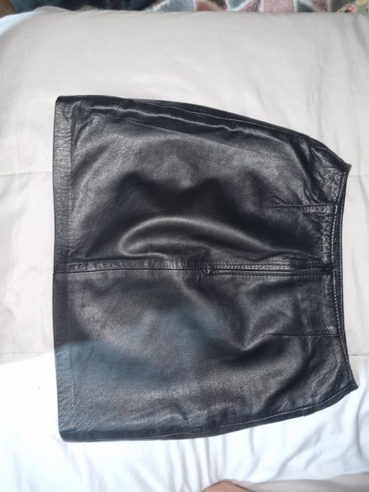 Saia tamanho 36 veste super bem