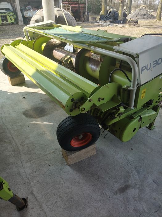 Podbieracz Claas PU 300 HD pasujący do sieczkarni   typ 493 i 494