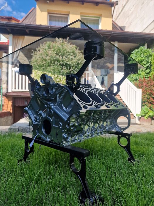 Stolik z Silnika BMW V8 CHROM