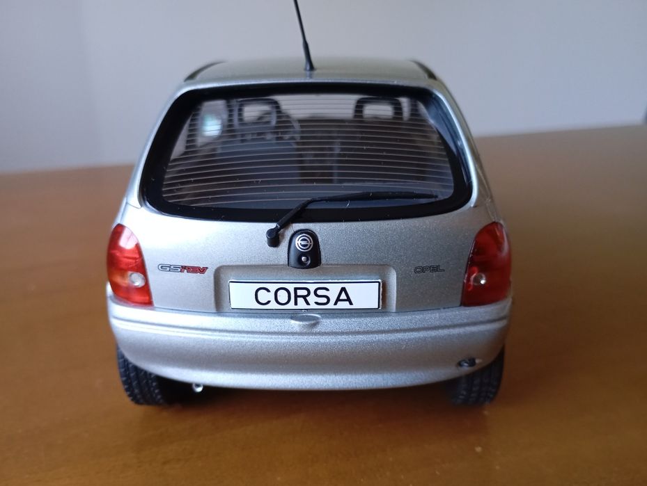 Miniaturas de carros 1.18