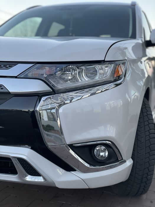 Mitsubishi Outlender PHEV, 2.0, без вложений!!!