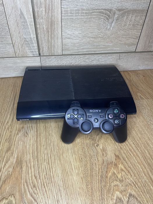 Konsola Playstation 3 Super Slim + kontroler