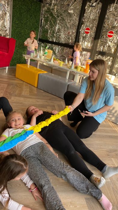 Animatorka Dmuchaniec Fotolustro Fotobudka ścianka balonowa Vougebox