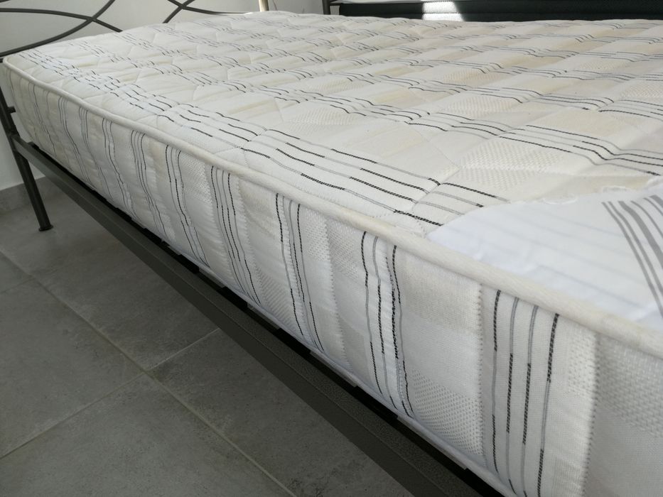 2 colchões de molas