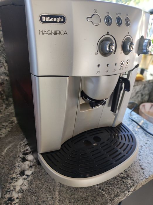 Ekspres do kawy DeLonghi Magnifica ESAM 4200 S
