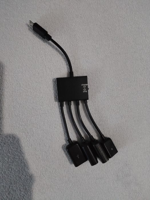 Cabo micro USB com 3 portas USB