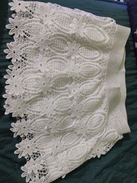 Białe spódnico spodnie rozmiar 158