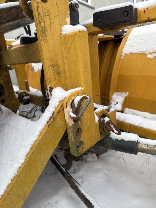 Plug do sniegu . Hydraulika do ciezarowki .