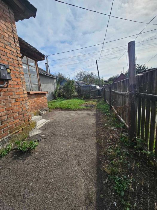 Продаємо частину будинку на Крошні