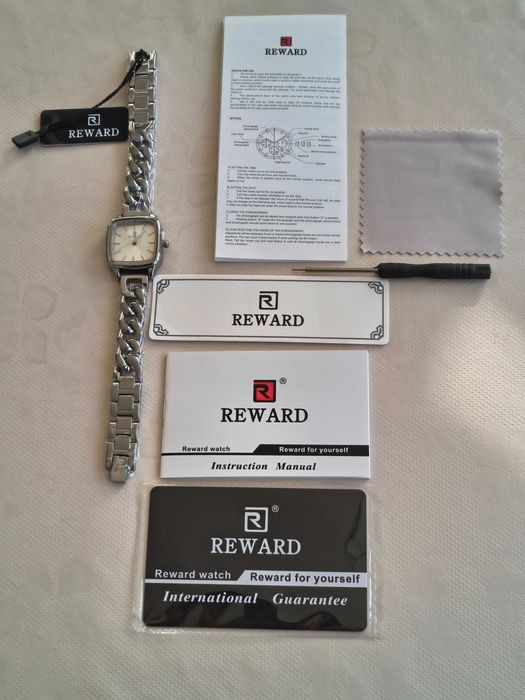 Zegarek damski Reward stalowo-srebrny Nowy