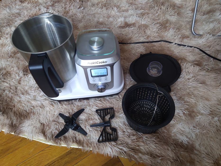 Кухонный робот(kitchen cooking)