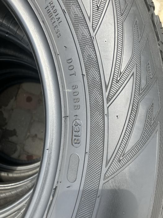 Шини б/у резина 215/65R16