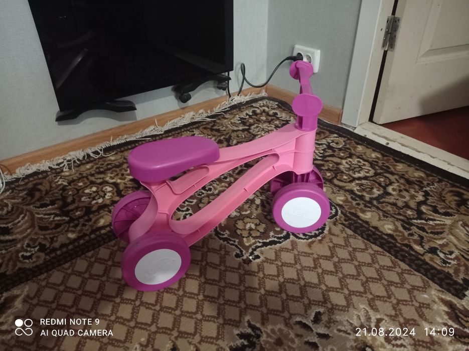 Дитячій беговел до 3 років