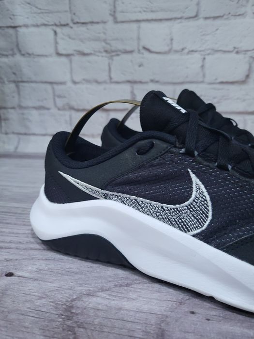 Кросівки Nike Legend Essential 3