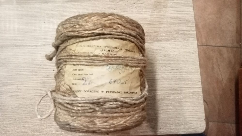 Sznurek z czasów PRL-u do prac polowych nowy z epoki