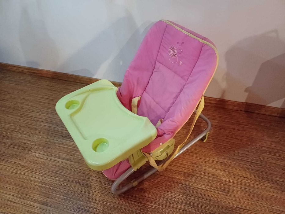 "Cadeira"-Espreguiçadeira para bebé. Preço: 28 euros.