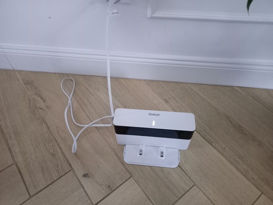 Stacja ładowania iRobot Braava Jet M6 ładowarka