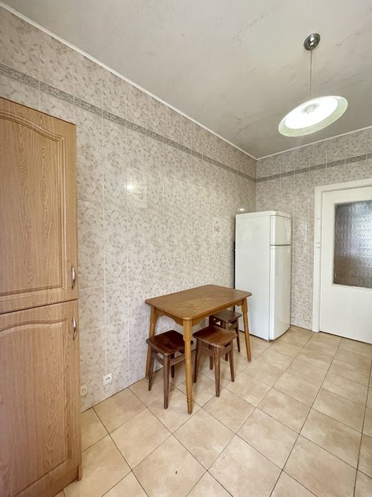 Продаж 1-к квартири вул. Предславинська 38, метро Палац Україна і Либідська 4 хв!