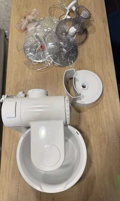 Кухонний комбайн Bosch Mum 4