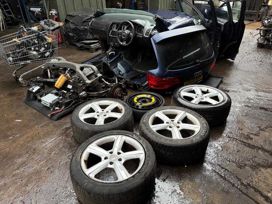 Б/в бампер передній Audi Q7 2009