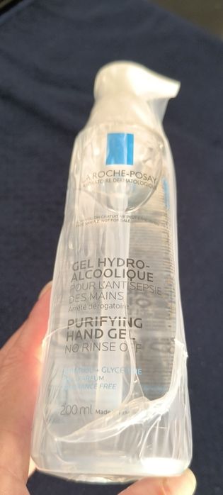 3 álcool gel LaRoche