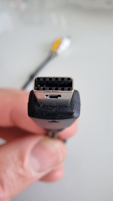 AV кабель UC-E17 для цифрових фотоапаратів