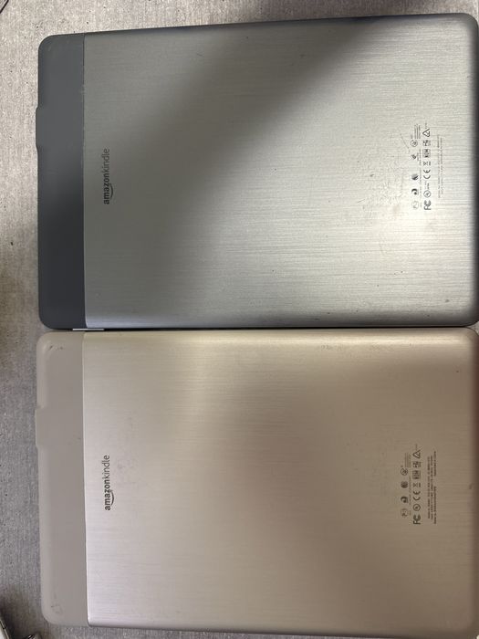 2 Kindle DX. 10 дюйм. Сірий. Білий. Усі формати. Українська. Гарантія