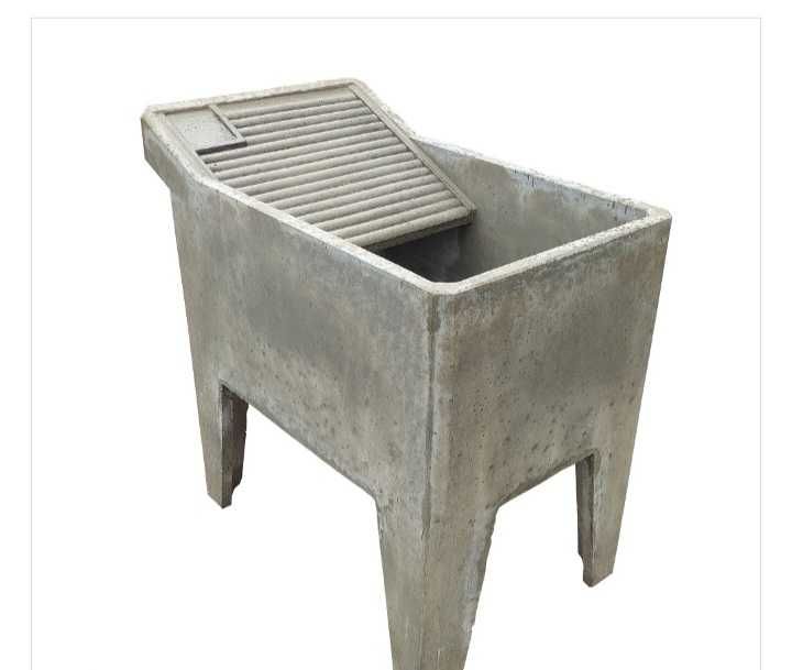 Tanque  de pedra pequeno