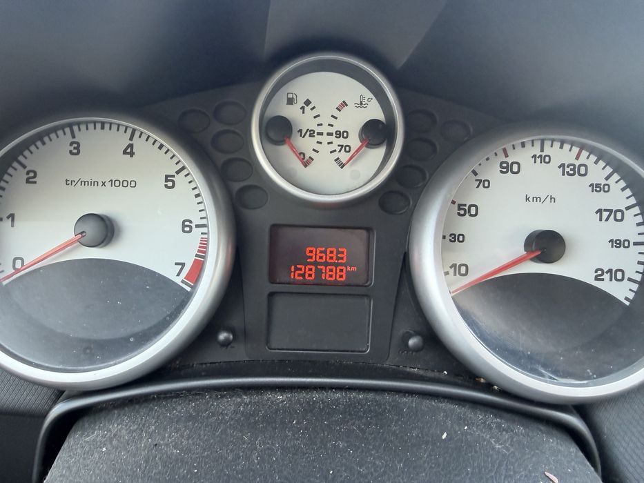 Peugeot 207 sw 1.4 com 120 mil
