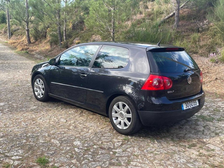VW Golf V 1.9 TDI BlueMotion 3P | 1.9 TDI | Económico e Raro