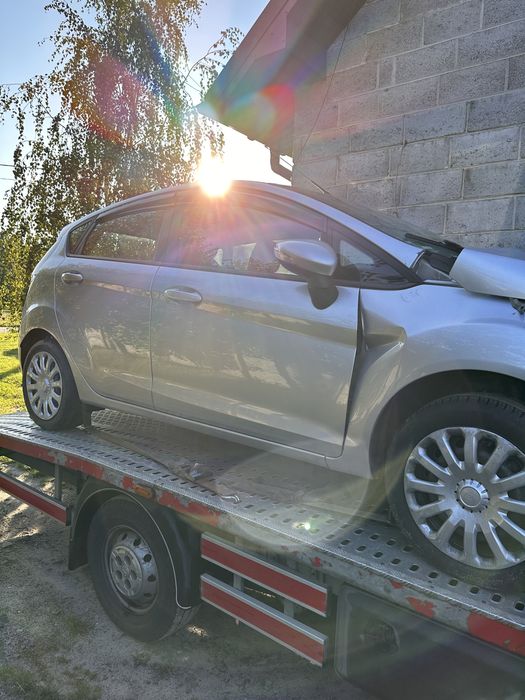 Ford fiesta mk7 na części 5drzwi 3 drzwi srebrna bordowa