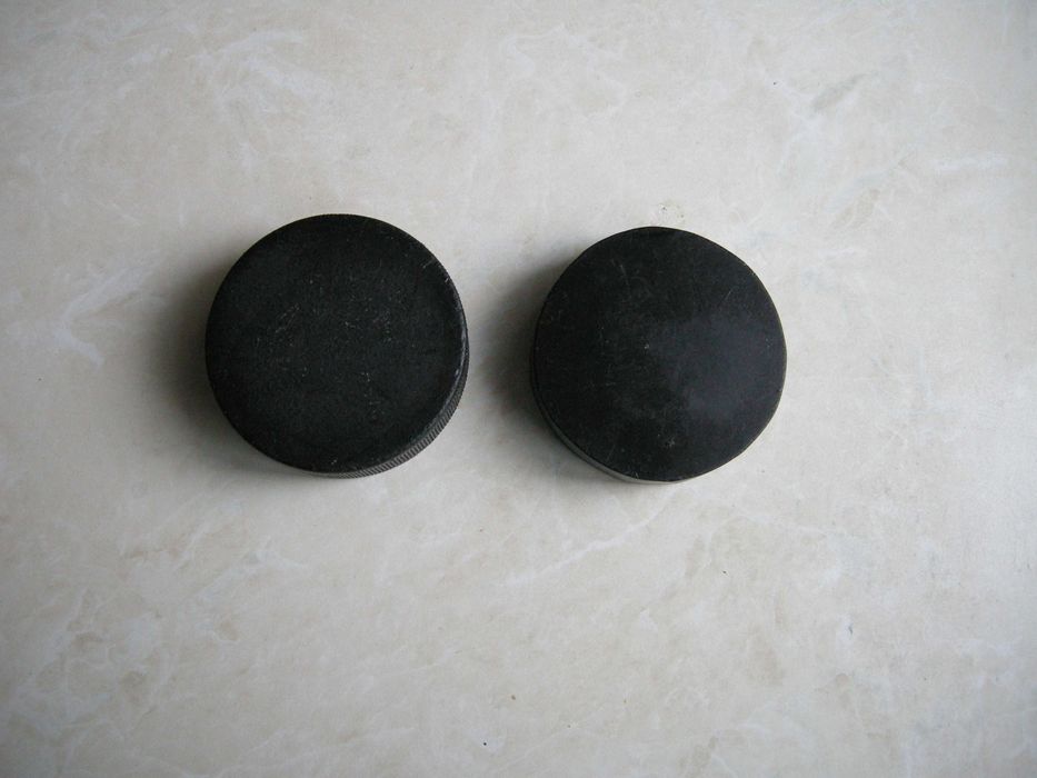 Шайби для гри у хокей