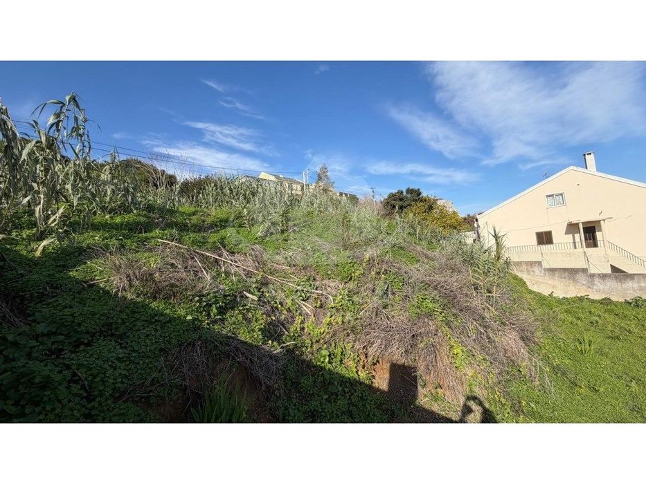 Terreno não edificável com 200 m² no Cabeço da Aguieira, Unhos