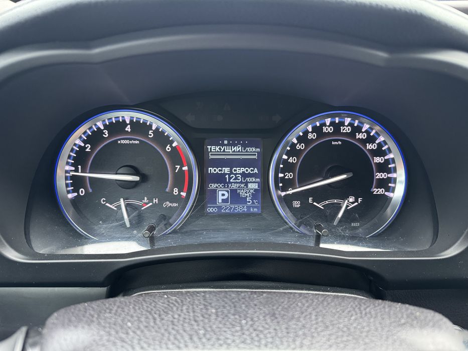 Продам Тойото Хайлендер