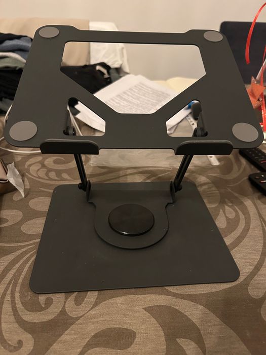 Suporte rotativo e elevatório pc