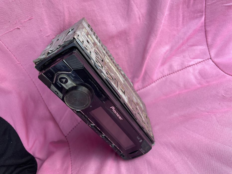 Radio samochodowe Pioneer (2020r)