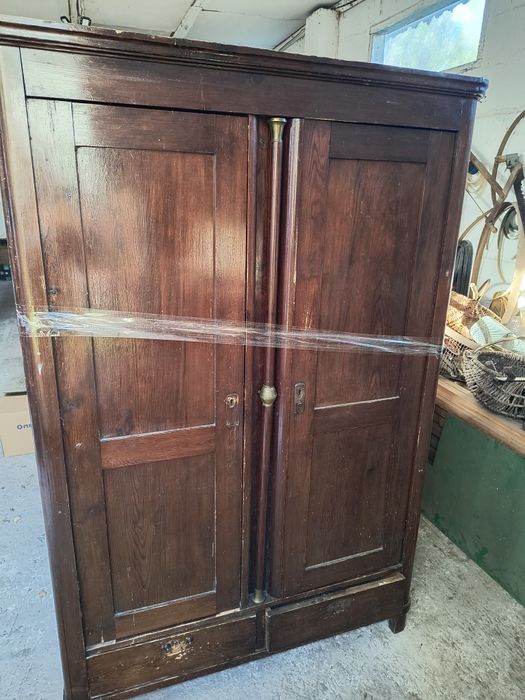 Stara szafa drewniana