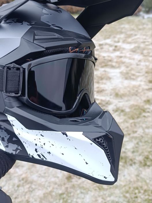 Новий кроссовий шолом