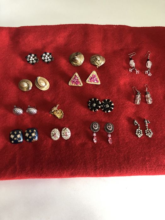 Conjunto de brincos variados