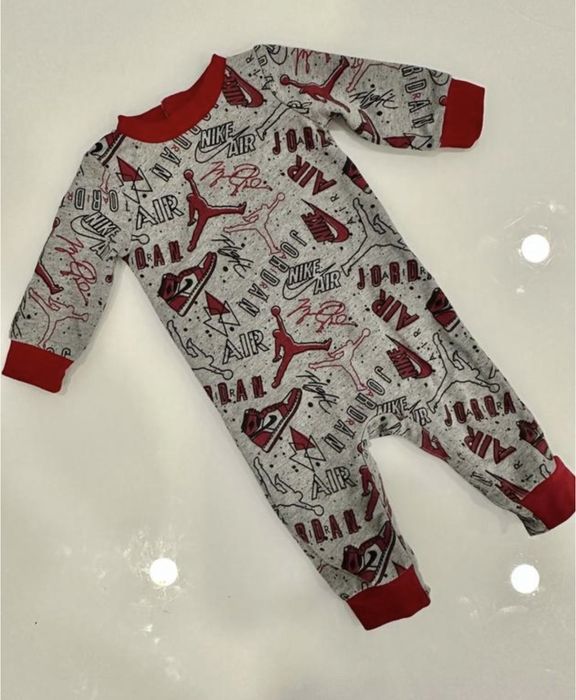Дитячий чоловічок комбінезон боді Jordan на 3-6 місяцев зріст 62-68см